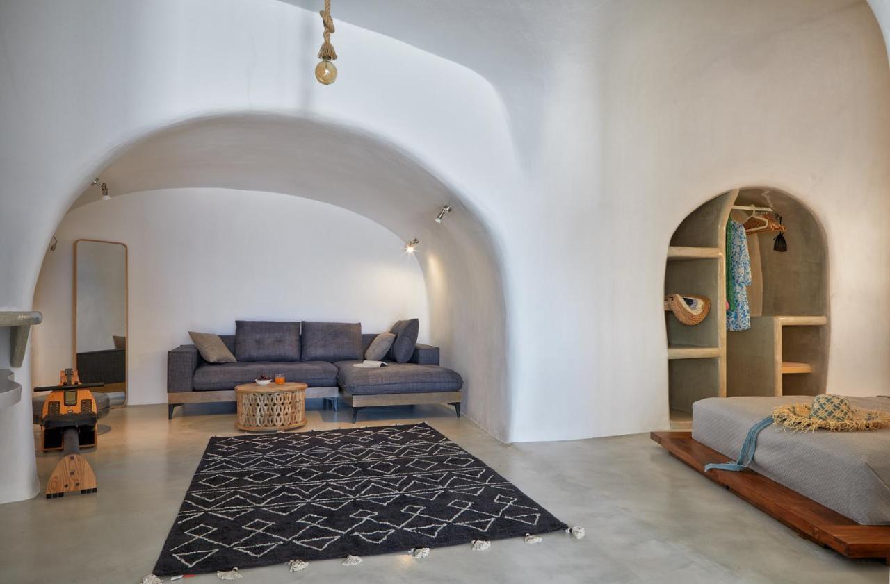 Blue Ion Cave House *